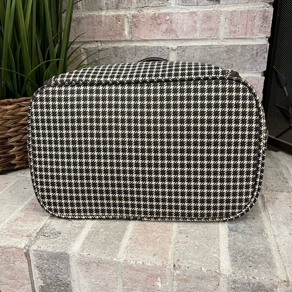 London Fog Black and White Travel Bag - Picture 8 of 15